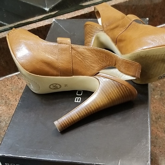 SHOES - Picture 4 of 4